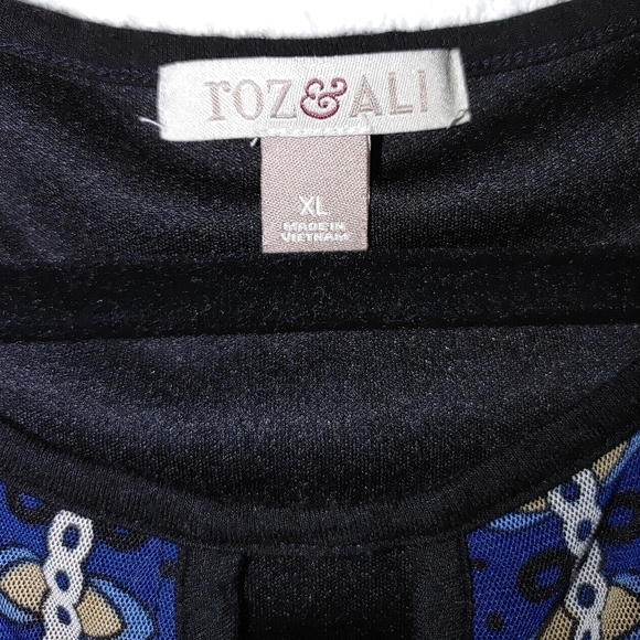 ROZ ALI Blue Multi-Colored Shell Top - Picture 2 of 5